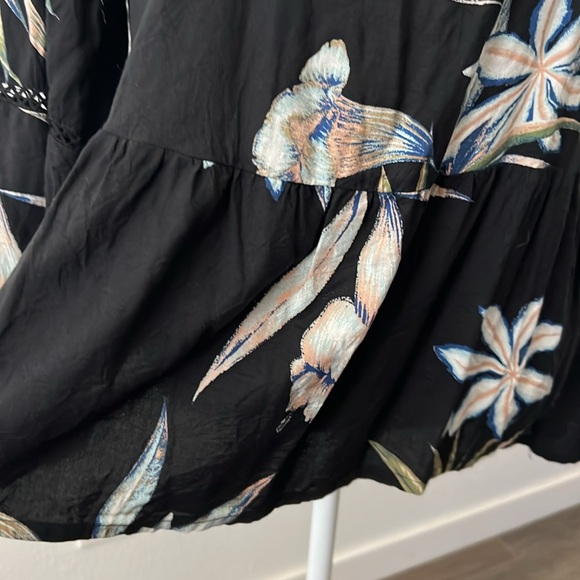 Roxy Floral Long Sleeve Blouse - Size Large - Picture 7 of 12